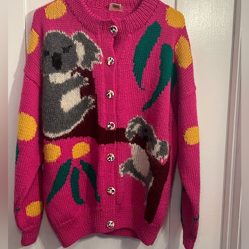 Unique hand knit vintage Australian koala wool cardigan. 
.